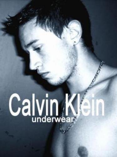 Rominou en Mode Clavin Klein