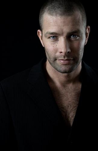 Homme sombre